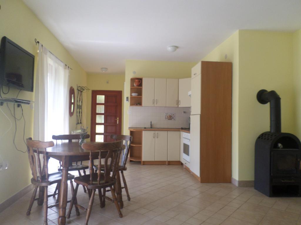 Apartment Jana Stinjan ภายนอก รูปภาพ